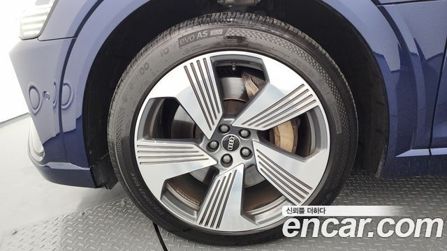 Audi e-tron из Кореи Encar
