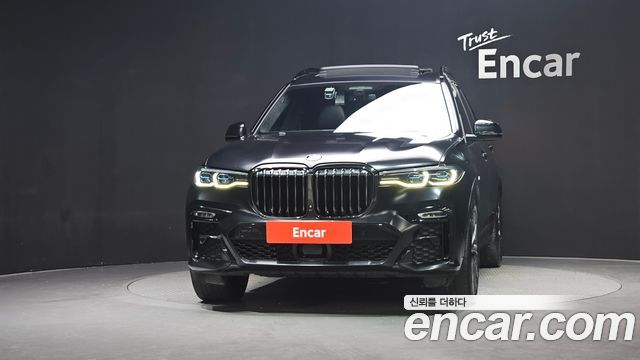 BMW X7 M50i Frozen Black Edition 6STR — пробег 104 478 км — фото 3 из 5