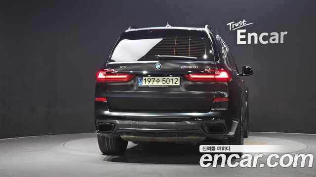 BMW X7 M50i Frozen Black Edition 6STR — пробег 104 478 км — фото 4 из 5