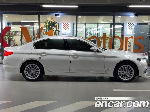 BMW 5-Series 530i xDrive Luxury Plus — пробег 74 615 км — фото 2 из 5