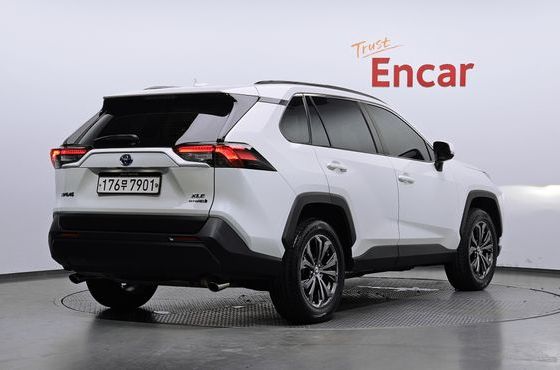 Toyota RAV4 2.5 2WD Hybrid — пробег 94 629 км — фото 2 из 5