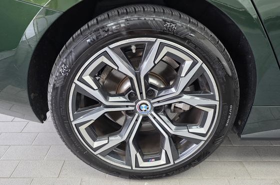 BMW i4 eDrive40 M Sports — пробег 35 316 км — фото 5 из 5