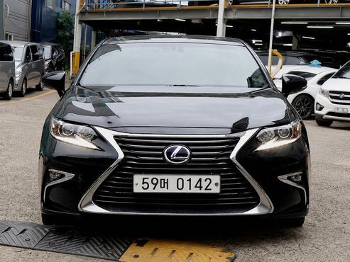 Lexus ES Supreme XV60 — пробег 178 377 км — фото 3 из 5