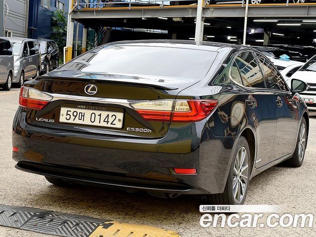 Lexus ES Supreme XV60 — пробег 178 377 км — фото 4 из 5