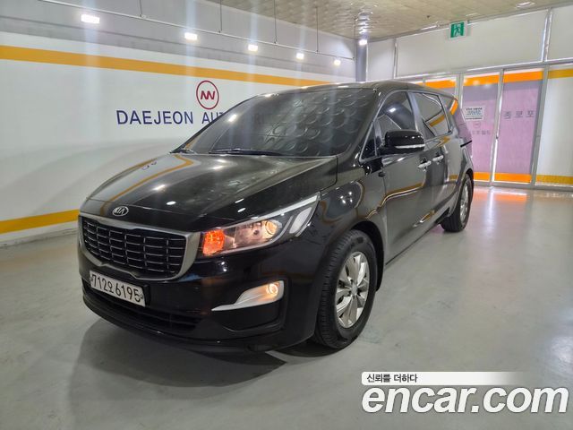 Kia Carnival 11-Seater Deluxe — пробег 162 000 км — фото 2 из 5