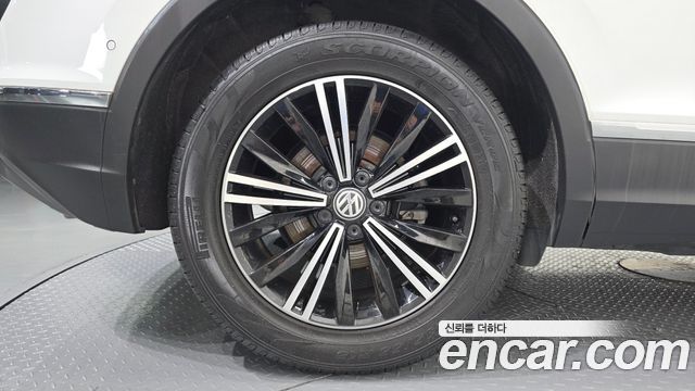 Volkswagen Tiguan 2.0 TDI Prestige — пробег 89 213 км — фото 5 из 5