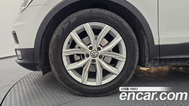 Volkswagen Tiguan 2.0 TDI Premium — пробег 57 947 км — фото 5 из 5