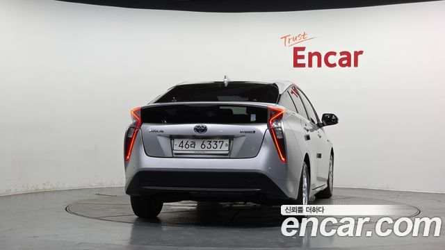 Toyota Prius из Кореи Encar