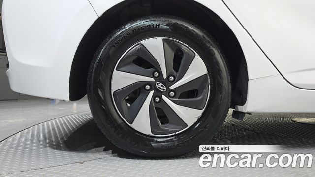 Hyundai Ioniq из Кореи Encar