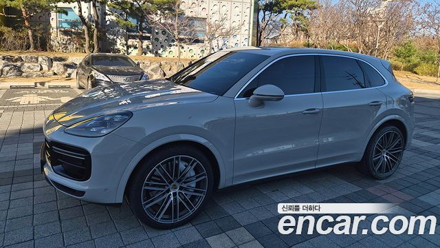 Porsche Cayenne 4.0 Turbo — пробег 9 700 км — фото 2 из 5