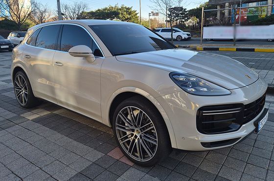 Porsche Cayenne 4.0 Turbo — пробег 9 700 км — фото 3 из 5