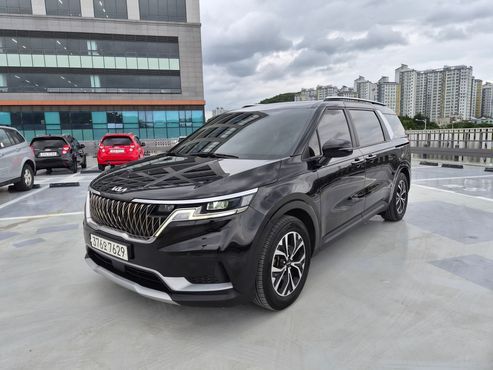 Kia Carnival 9-Seater Prestige — пробег 79 277 км — фото 2 из 5