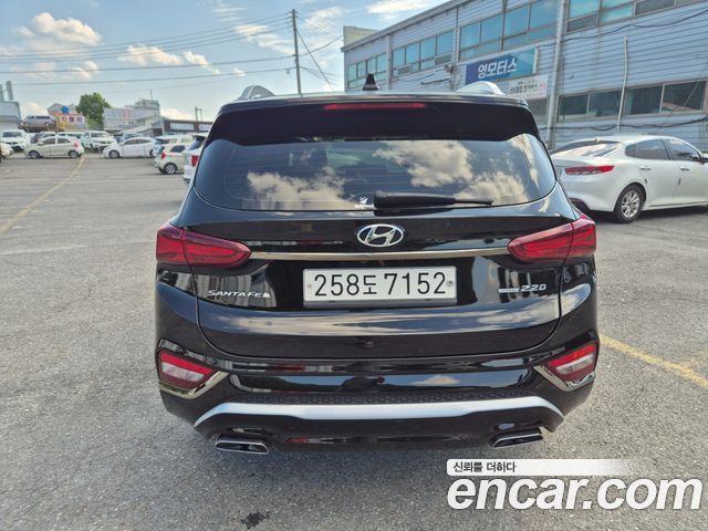 Hyundai Santafe Diesel 2.2 4WD Inspiration — пробег 106 071 км — фото 4 из 5