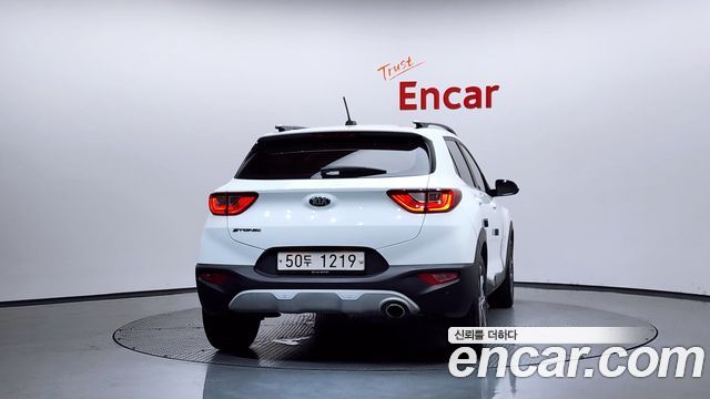 Kia Stonic из Кореи Encar