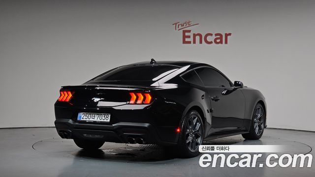 Ford Mustang 2.3 EcoBoost Premium Coupe — пробег 6 398 км — фото 2 из 5