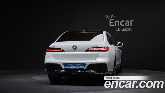 BMW i7 из Кореи Encar