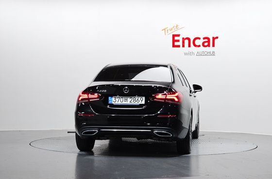 Mercedes-Benz A-Class A220 Sedan — пробег 52 546 км — фото 4 из 5