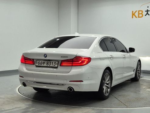 BMW 5-Series 520i Luxury — пробег 141 298 км — фото 3 из 5