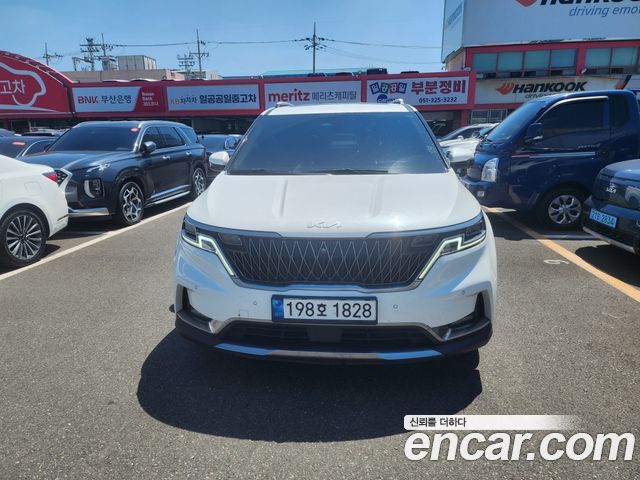 Kia Carnival 9-Seater Signature — пробег 68 505 км — фото 2 из 5