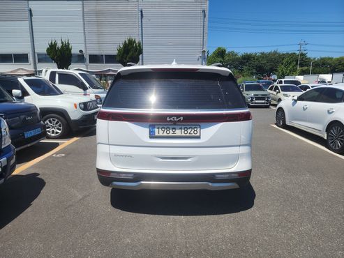 Kia Carnival 9-Seater Signature — пробег 68 505 км — фото 4 из 5
