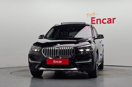 BMW X1 xDrive 20i xLine — пробег 70 734 км — фото 3 из 5