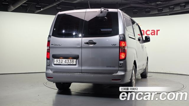 Hyundai Starex Van 5-Seater Modern — пробег 242 347 км — фото 4 из 5