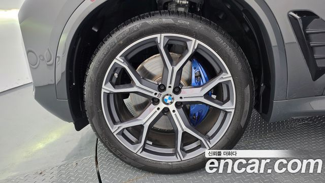 BMW X5 xDrive 40i M Sport Pro — пробег 5 175 км — фото 5 из 5