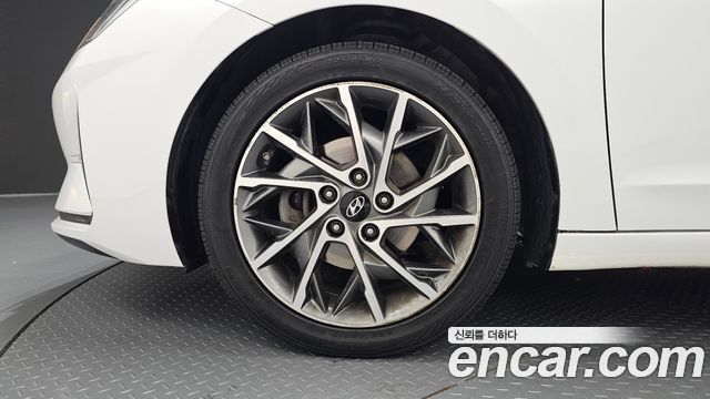 Hyundai AVANTE 1.6 Style — пробег 163 124 км — фото 5 из 5