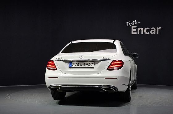 Mercedes-Benz E-Class E300 4MATIC Exclusive — пробег 144 696 км — фото 4 из 5