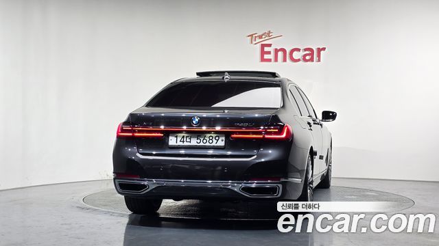 BMW 7-Series 740Li xDrive Design Pure Excellence — пробег 135 009 км — фото 4 из 5