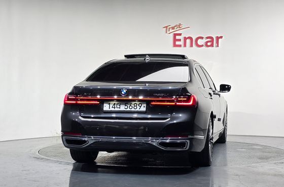 BMW 7-Series 740Li xDrive Design Pure Excellence — пробег 135 009 км — фото 4 из 5