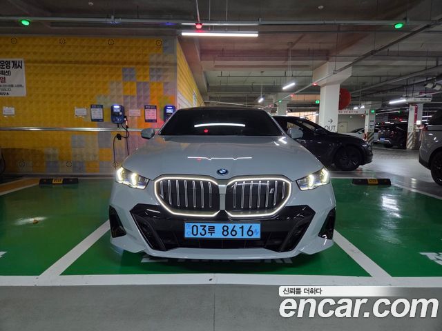BMW i5 eDrive 40 M Sport — пробег 38 000 км — фото 5 из 5