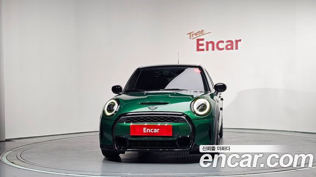 Mini Cooper 5Door Classic Launch Pack Third Generation — пробег 68 960 км — фото 3 из 5
