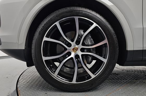 Porsche Cayenne 3.0 PLATINUM EDITION — пробег 16 623 км — фото 5 из 5