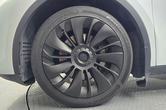 Tesla Model Y Long Range AWD — пробег 98 059 км — фото 5 из 5