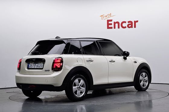 Mini Cooper 5Door Standard 3rd — пробег 49 614 км — фото 2 из 5