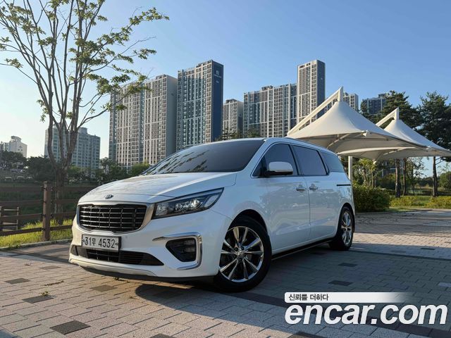 Kia Carnival 9-Seater Noblesse Special — пробег 170 000 км — фото 1 из 5