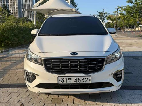 Kia Carnival 9-Seater Noblesse Special — пробег 170 000 км — фото 3 из 5