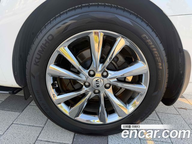 Kia Carnival 9-Seater Noblesse Special — пробег 170 000 км — фото 5 из 5