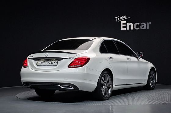 Mercedes-Benz C-Class C220 d Avantgarde — пробег 84 977 км — фото 2 из 5