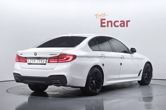 BMW 5-Series 520d xDrive M Sport Package Plus — пробег 93 624 км — фото 2 из 5