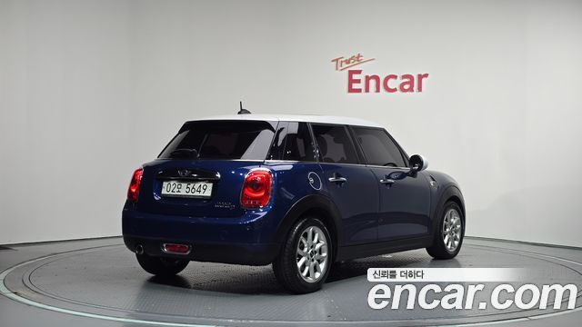 Mini Cooper 5Door HIGH 3rd — пробег 67 436 км — фото 2 из 5