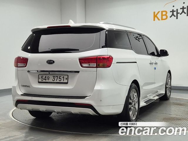 Kia Carnival 9-seater Prestige — пробег 159 000 км — фото 3 из 5