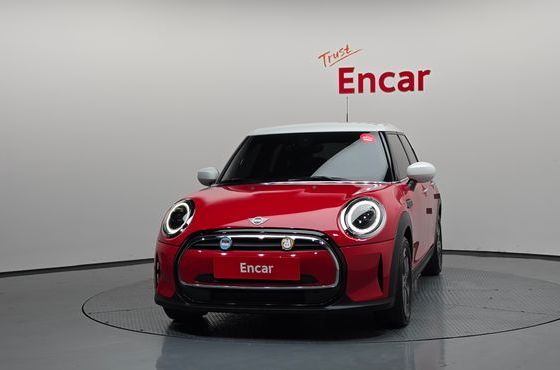 Mini Cooper 5Door Classic Third Generation — пробег 15 990 км — фото 3 из 5