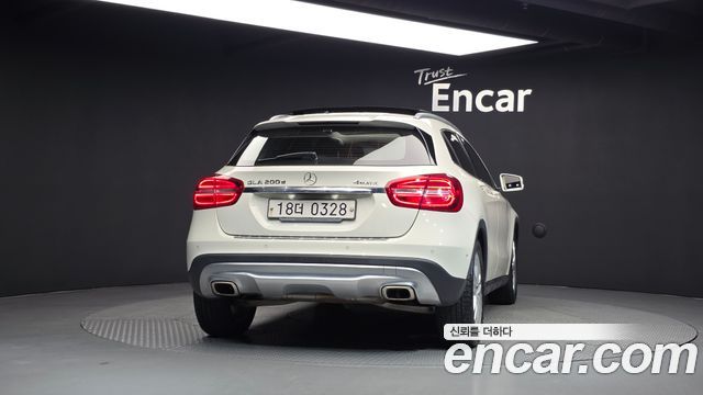 Mercedes-Benz GLA-Class GLA200 d 4MATIC — пробег 99 385 км — фото 4 из 5