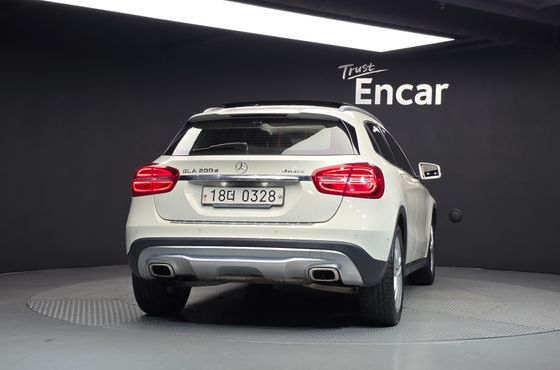 Mercedes-Benz GLA-Class GLA200 d 4MATIC — пробег 99 385 км — фото 4 из 5