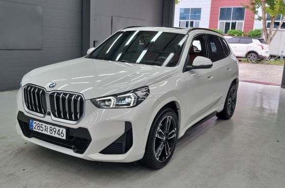 BMW X1 xDrive 20i M Sport — пробег 7 006 км — фото 2 из 5
