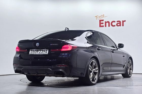 BMW 5-Series M550i xDrive — пробег 39 859 км — фото 2 из 5