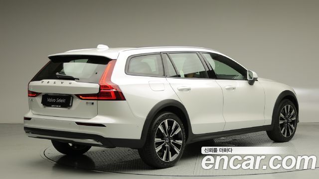 Volvo V60 B5 Ultra AWD — пробег 1 126 км — фото 4 из 5