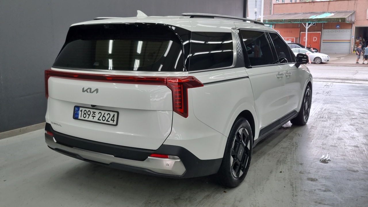 Kia Carnival Diesel 7-Seater Signature — пробег 35 250 км — фото 2 из 5
